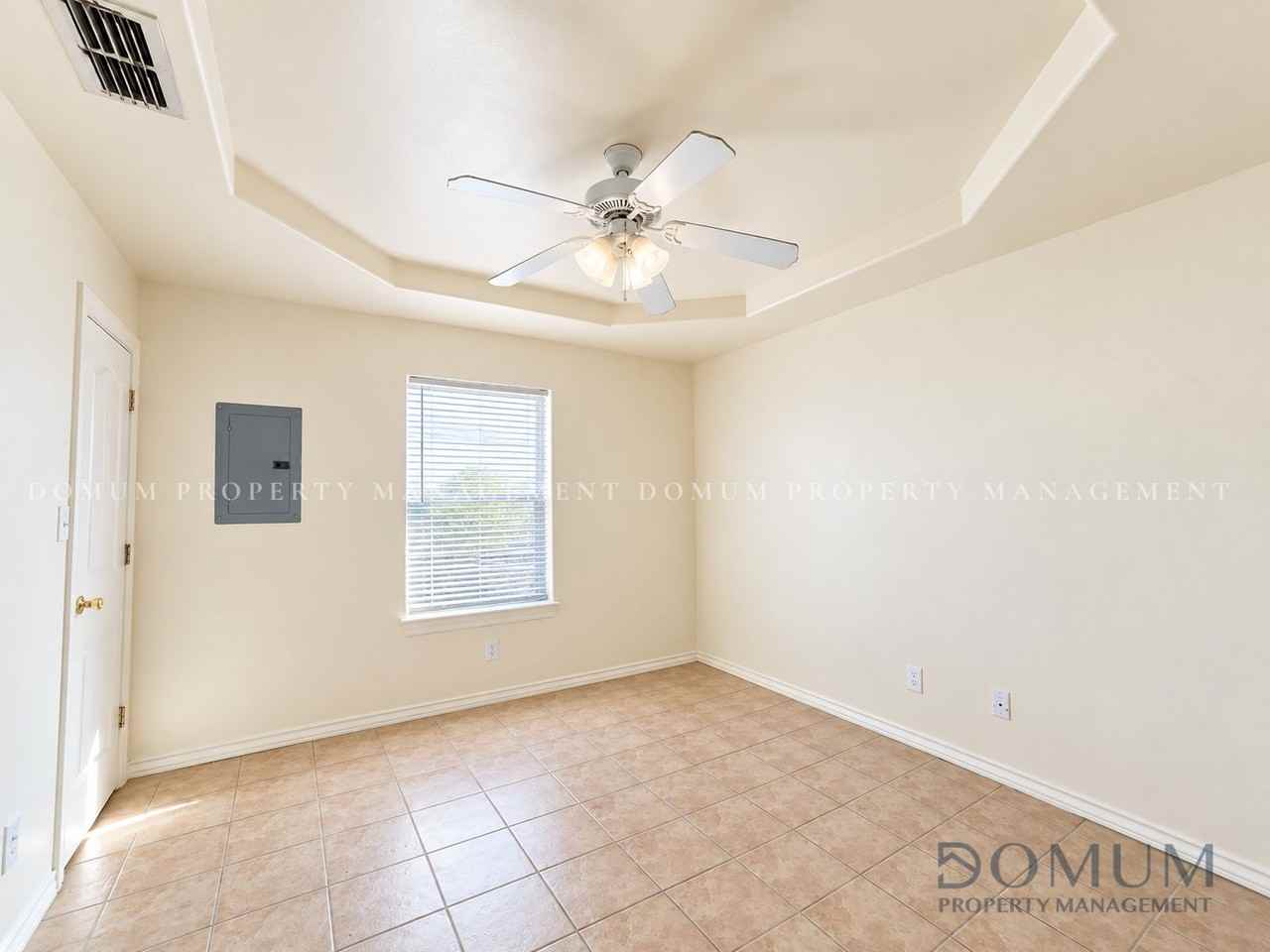 2102 Bahamas Dr #2 - Photo 4 of 10