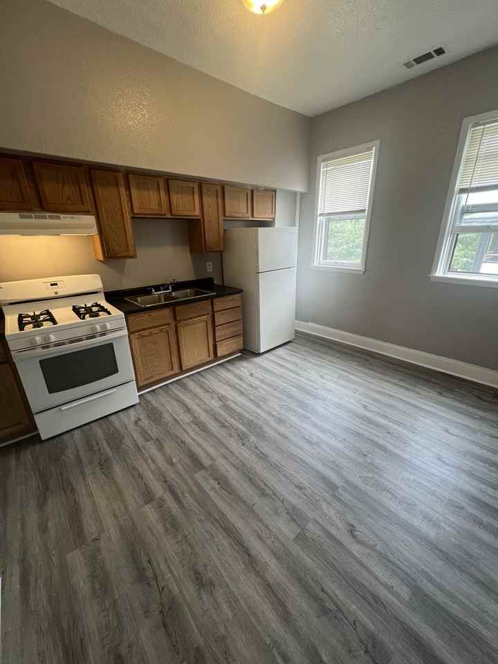 1020 Edgerton St #2 - Photo 4 of 9