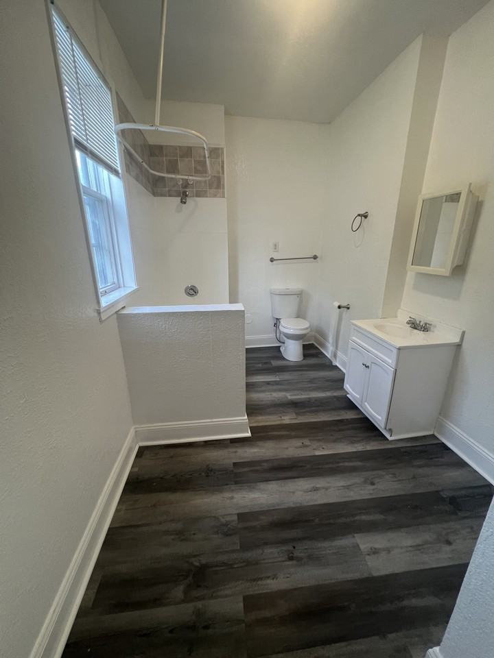 1020 Edgerton St #2 - Photo 5 of 9