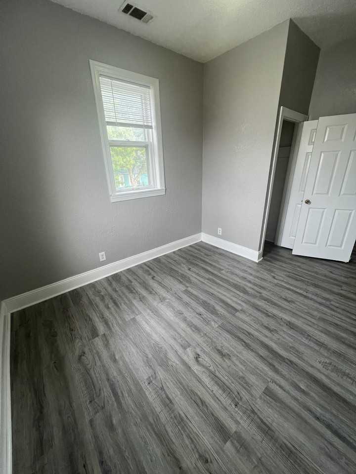 1020 Edgerton St #2 - Photo 7 of 9