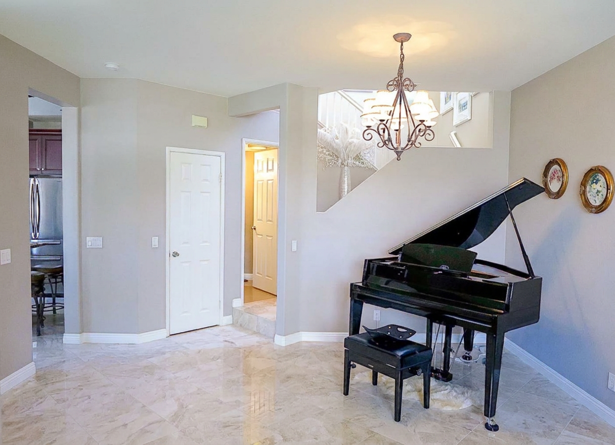 8 Nantucket Ln #1 - Photo 3 of 20