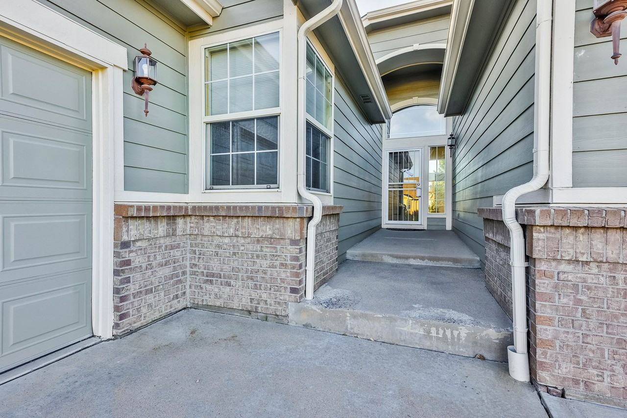 6756 Solana Dr - Photo 2 of 32