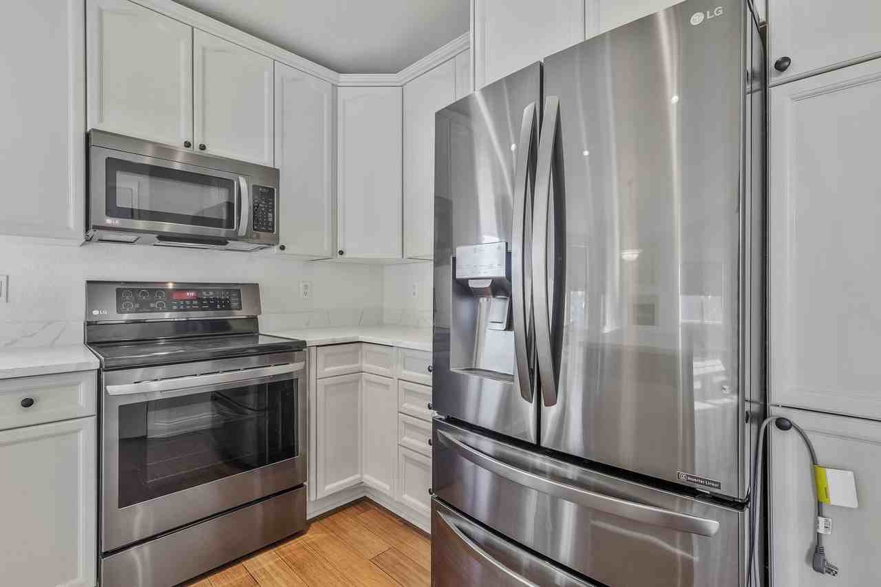6756 Solana Dr - Photo 7 of 32