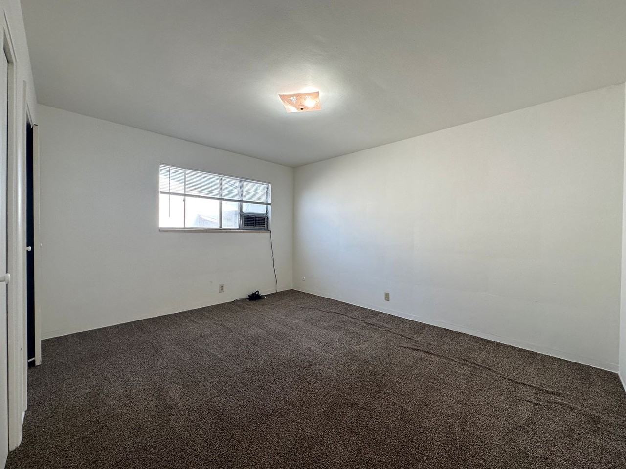 362 Wilson Ave - Photo 5 of 8