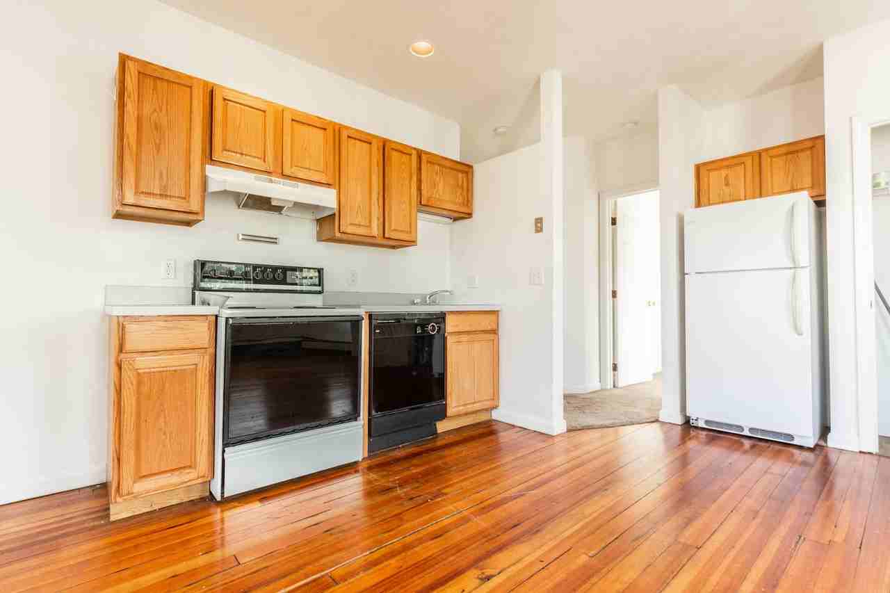 55 Mansfield St - Photo 2 of 17