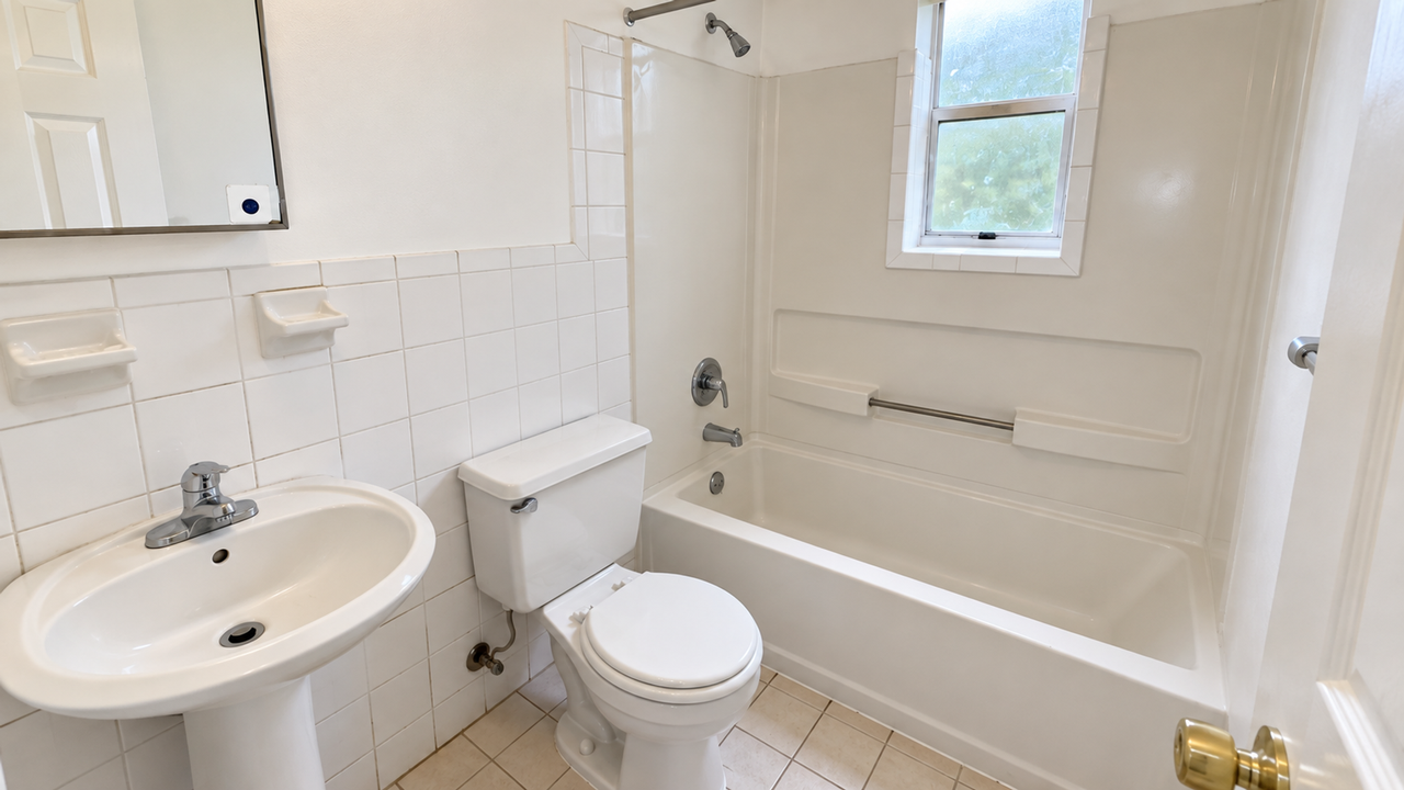 268 Nw 11th St - Photo 2 of 10