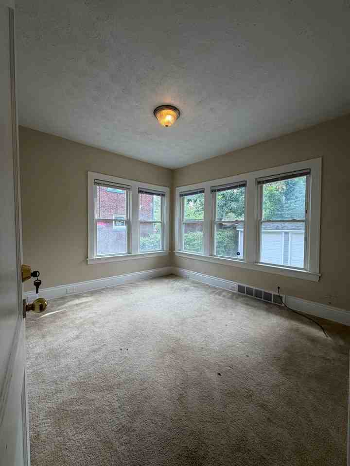 13048 Cedar Rd - Photo 7 of 22