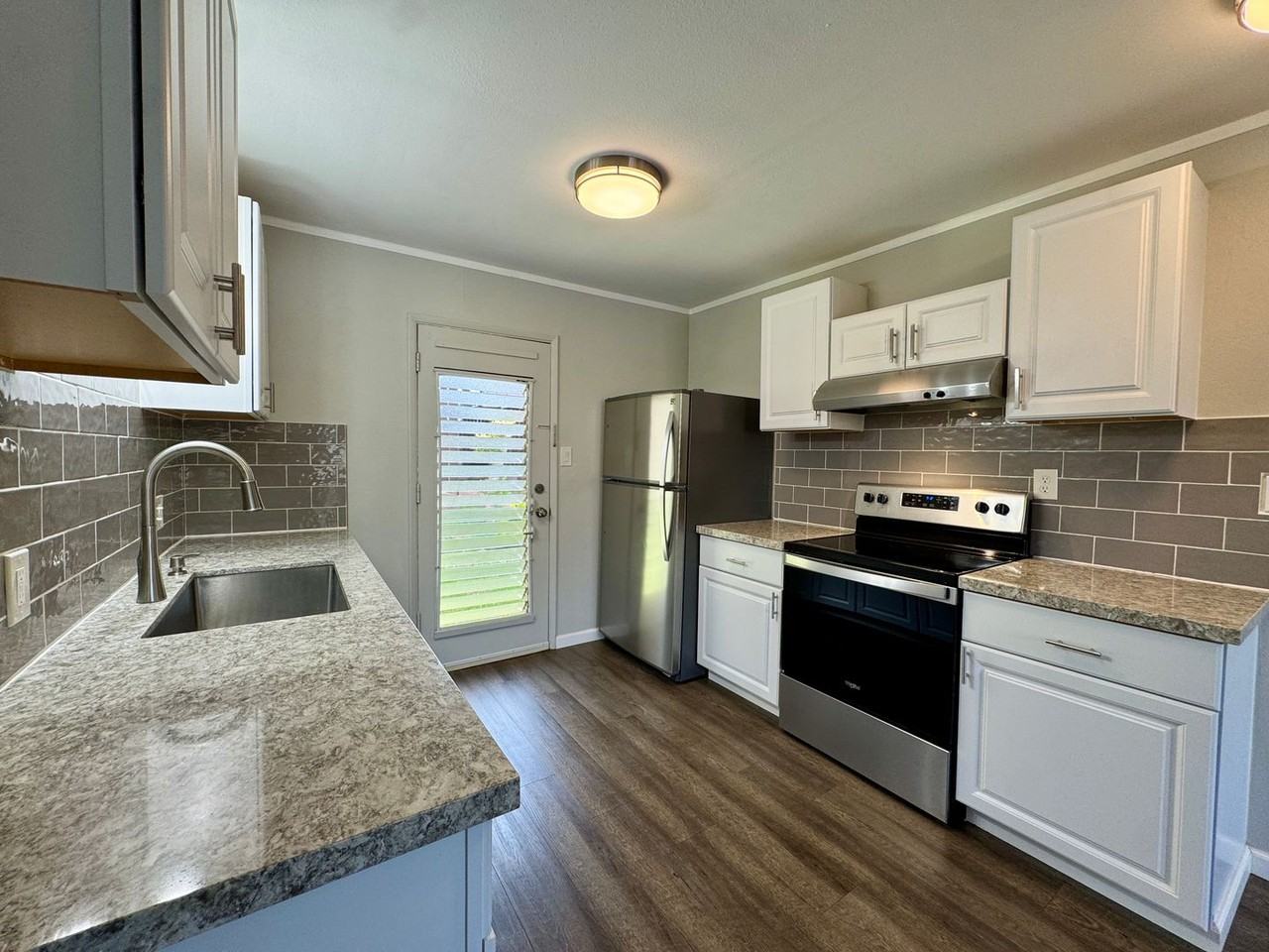 98-1284 Hoohiki Pl #A - Photo 5 of 12