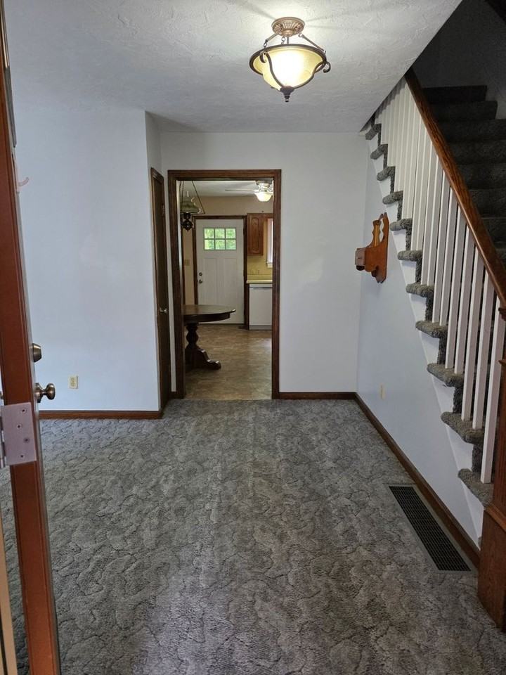 8 Church St - Photo 4 of 16