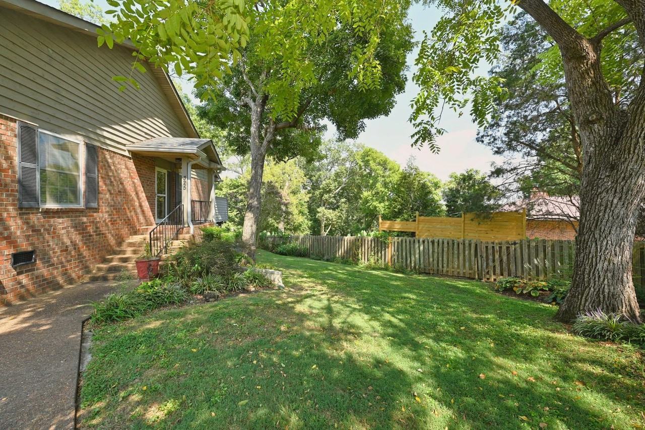 325 Autumn Chase Dr - Photo 3 of 50