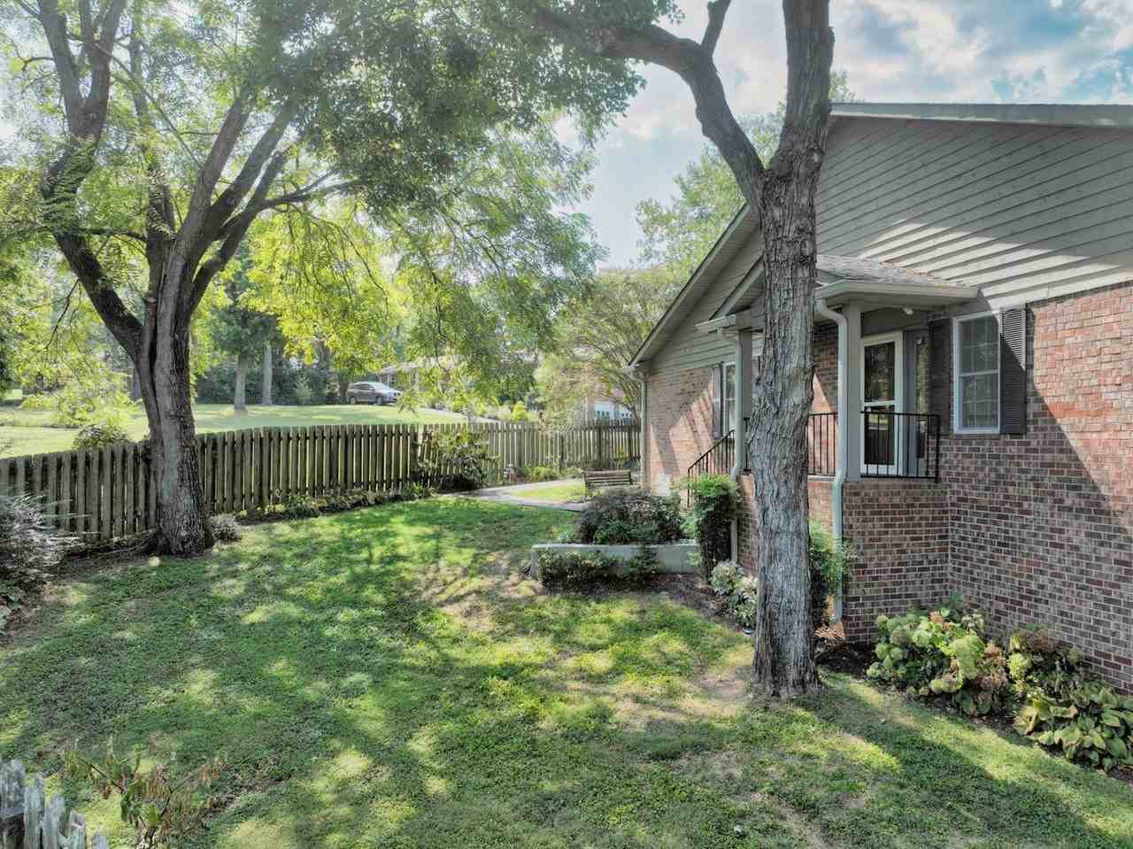 325 Autumn Chase Dr - Photo 4 of 50