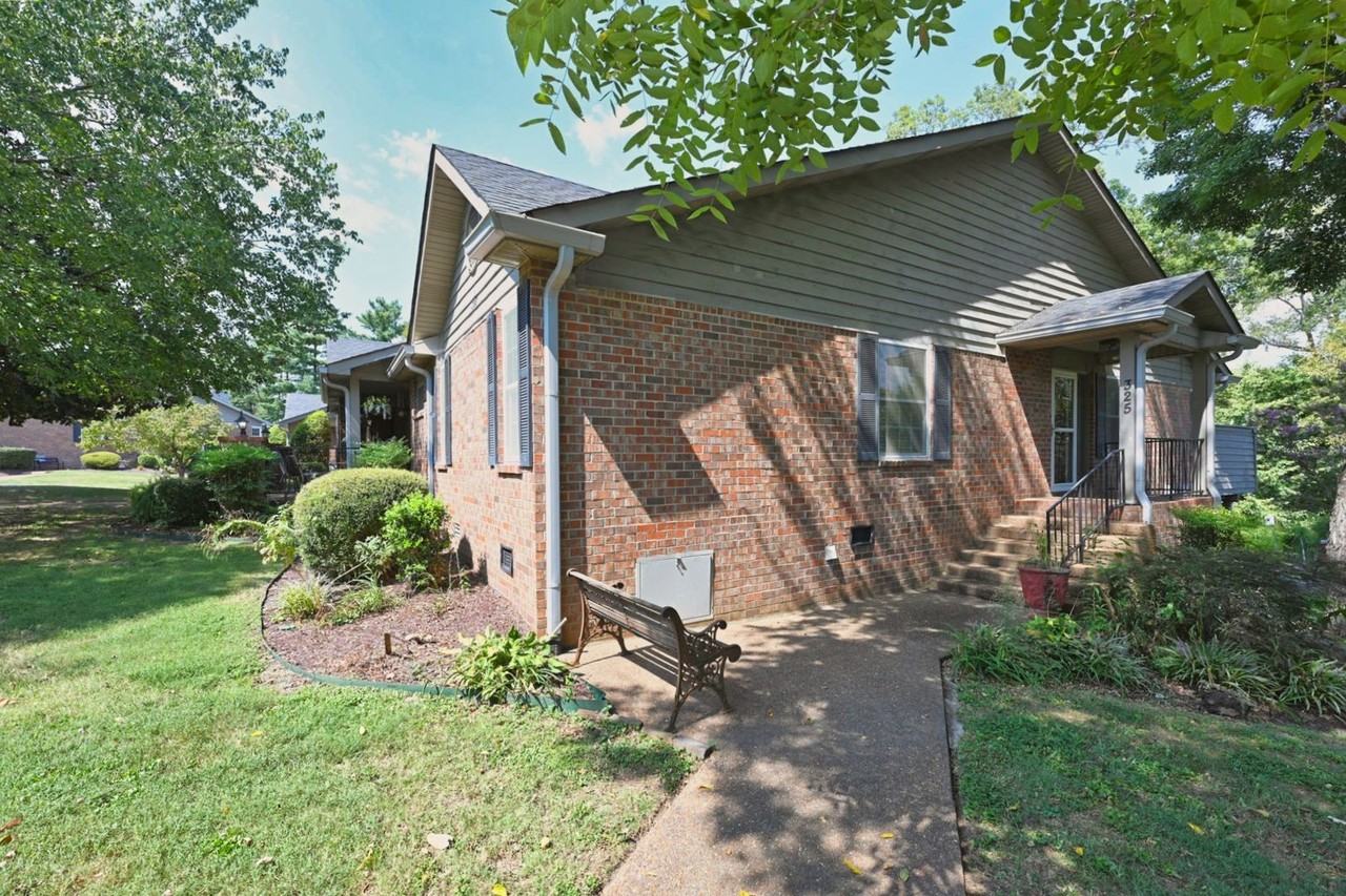 325 Autumn Chase Dr - Photo 5 of 50