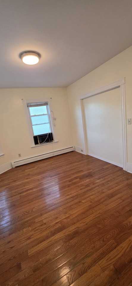 14 Pinedale Avenue #1st floor - Photo 5 of 16
