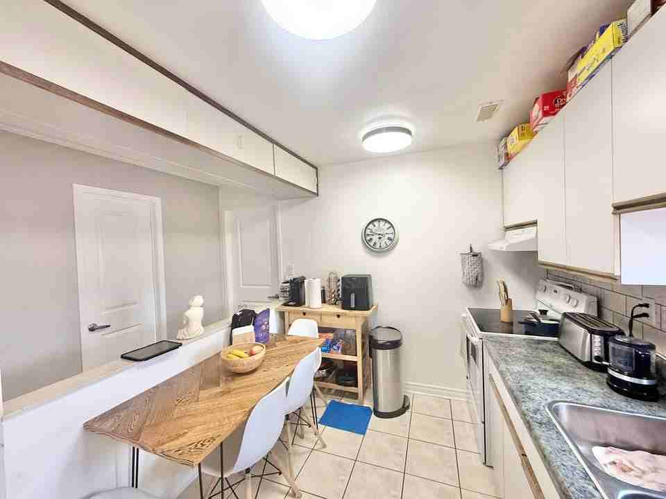 19 Seneca Avenue #1 - Photo 5 of 8