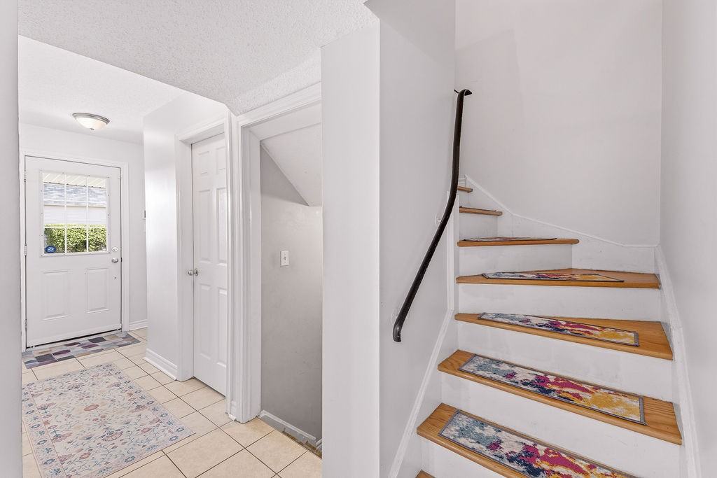 295 Beechgrove Avenue - Photo 3 of 37
