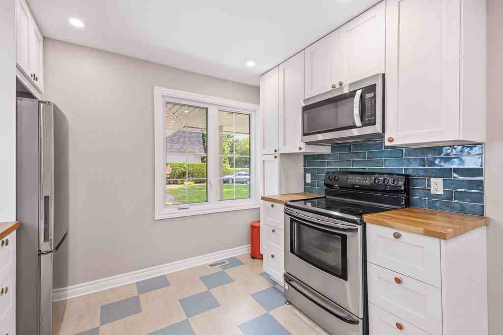 295 Beechgrove Avenue - Photo 6 of 37
