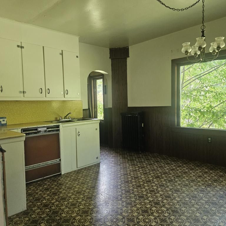 140 Wisconsin Ave - Photo 2 of 4