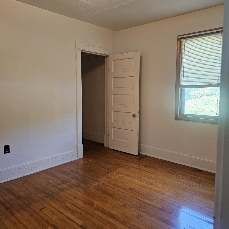 140 Wisconsin Ave - Photo 3 of 4
