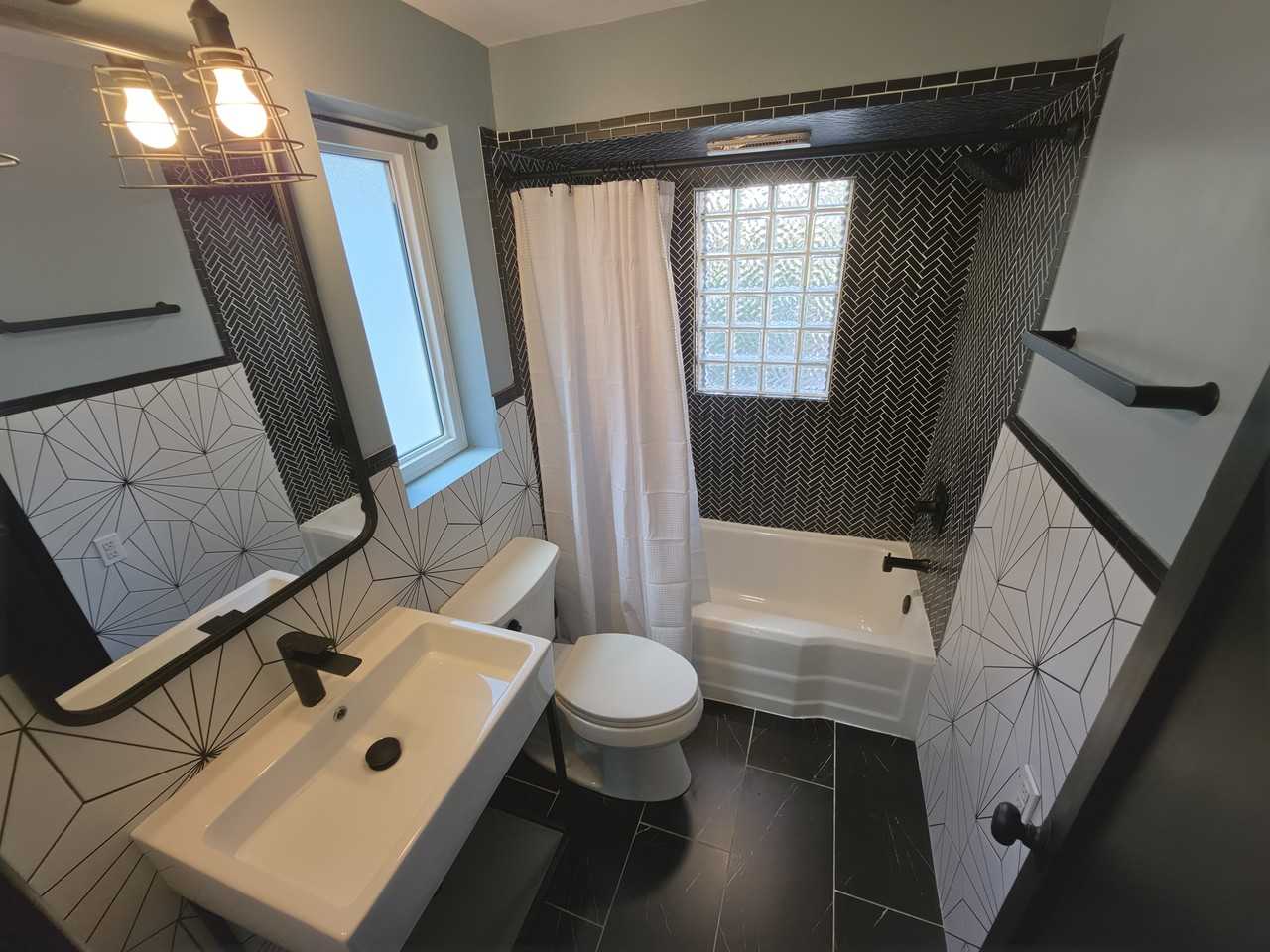 606 Sunset Ave #A - Photo 3 of 17