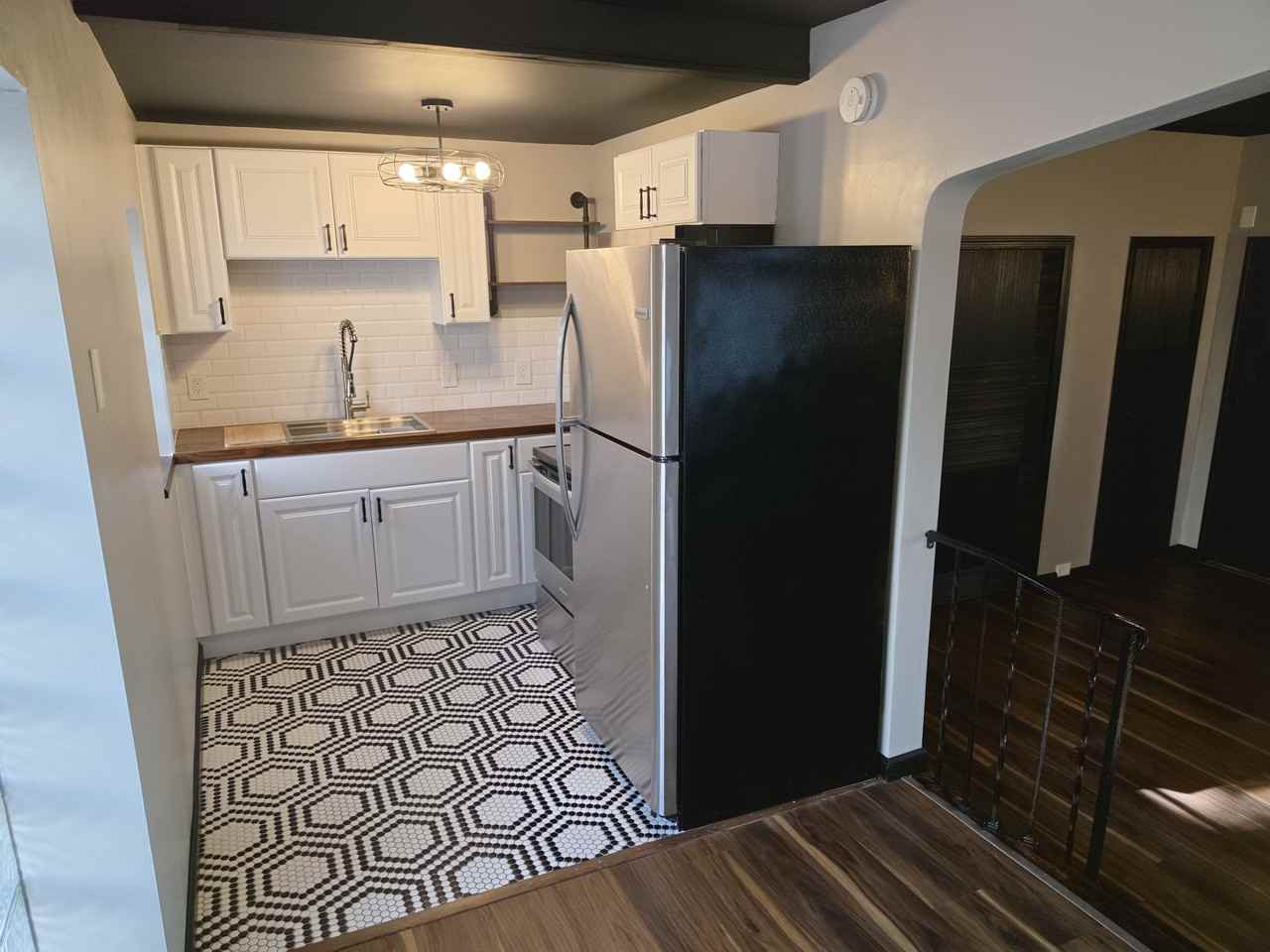 606 Sunset Ave #A - Photo 6 of 17