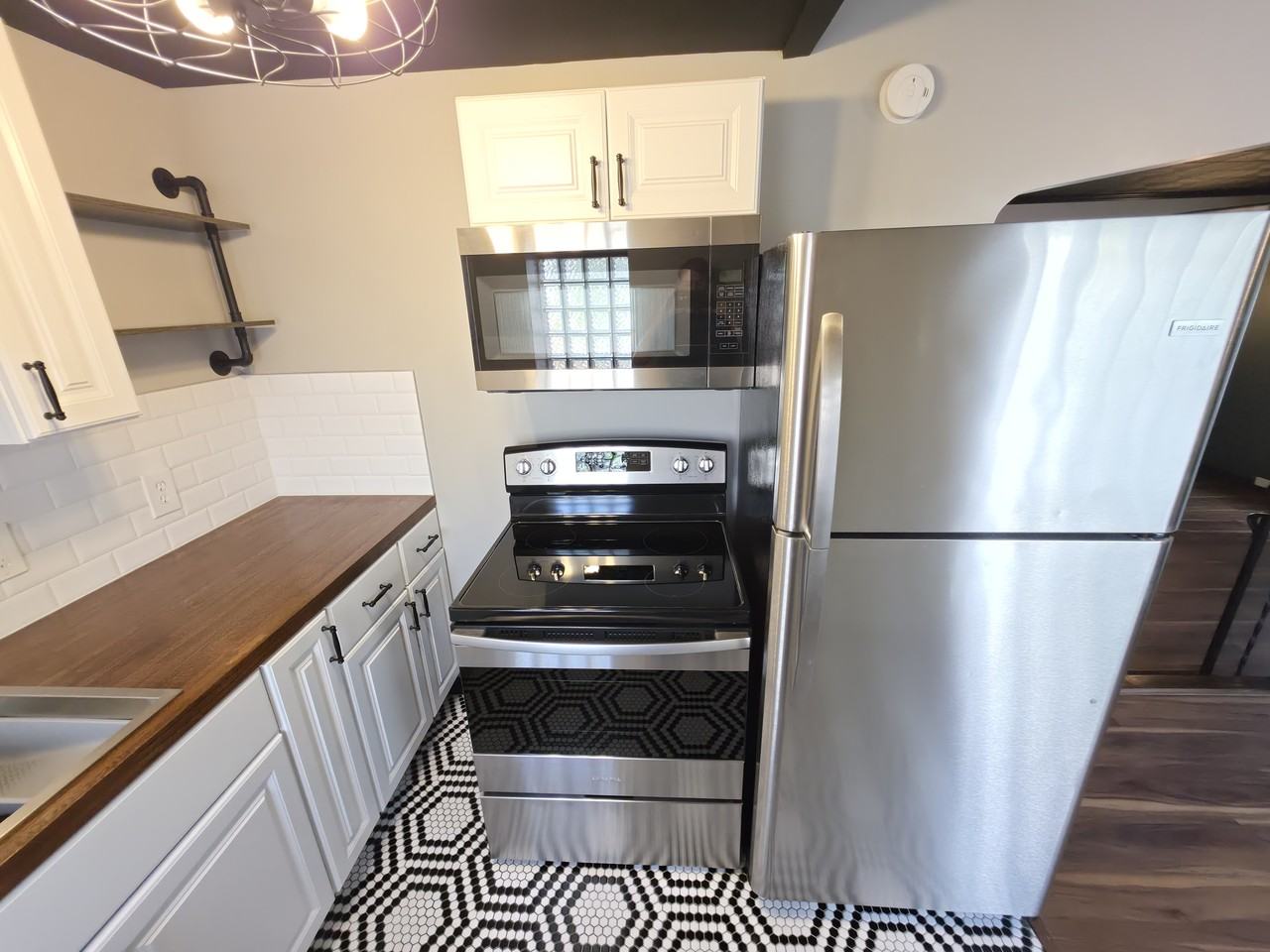606 Sunset Ave #A - Photo 7 of 17