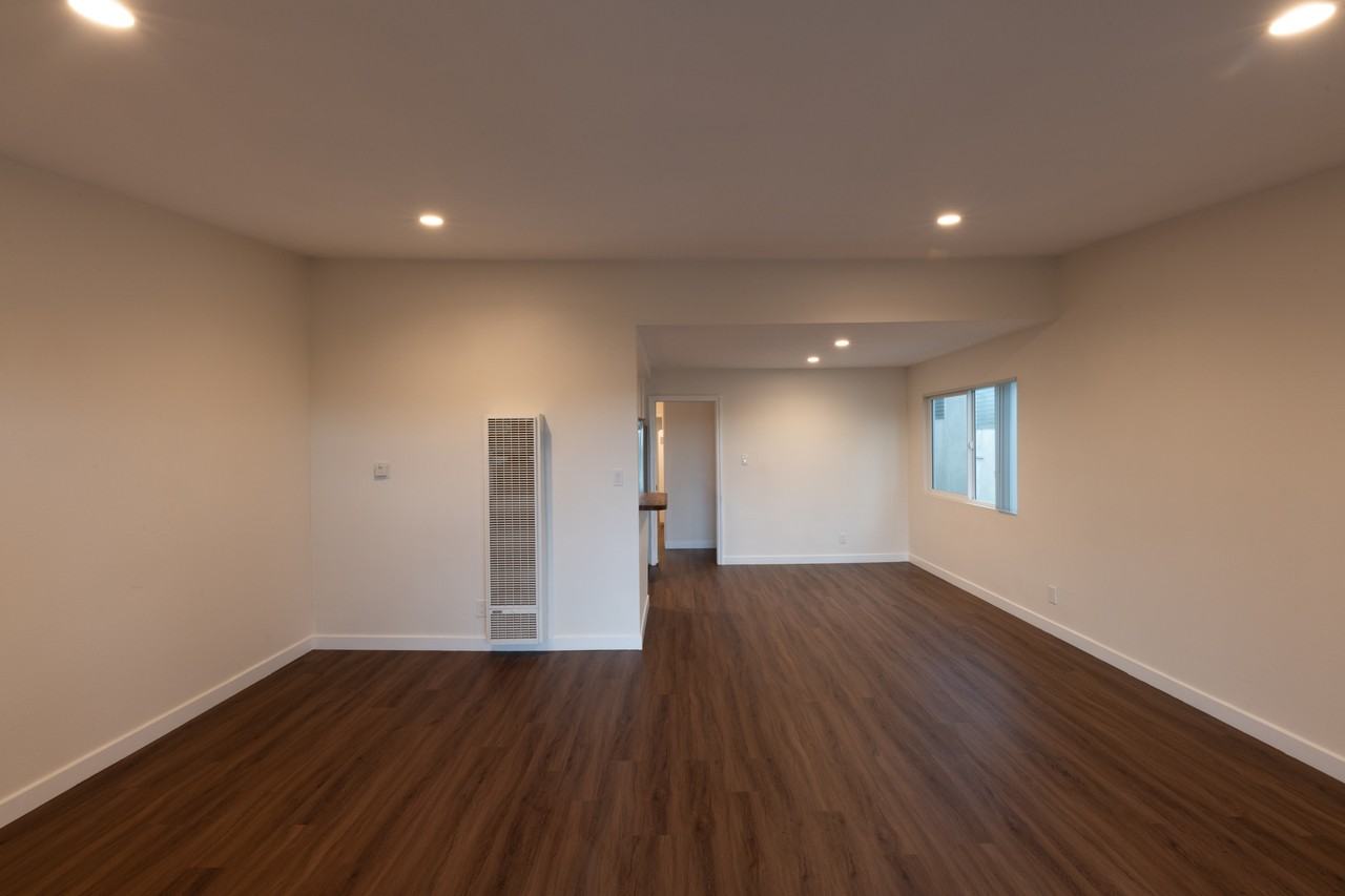 1813 12th St #D - Photo 3 of 16