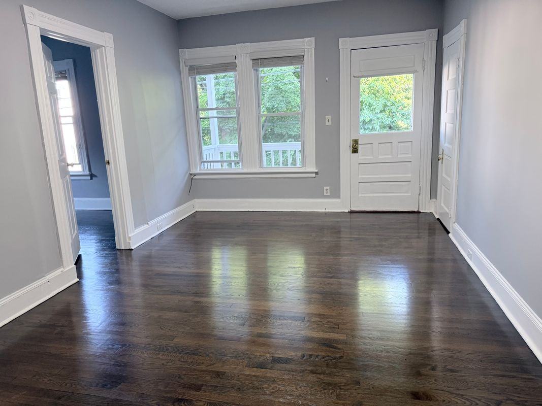 89 Maltby St - Photo 4 of 9