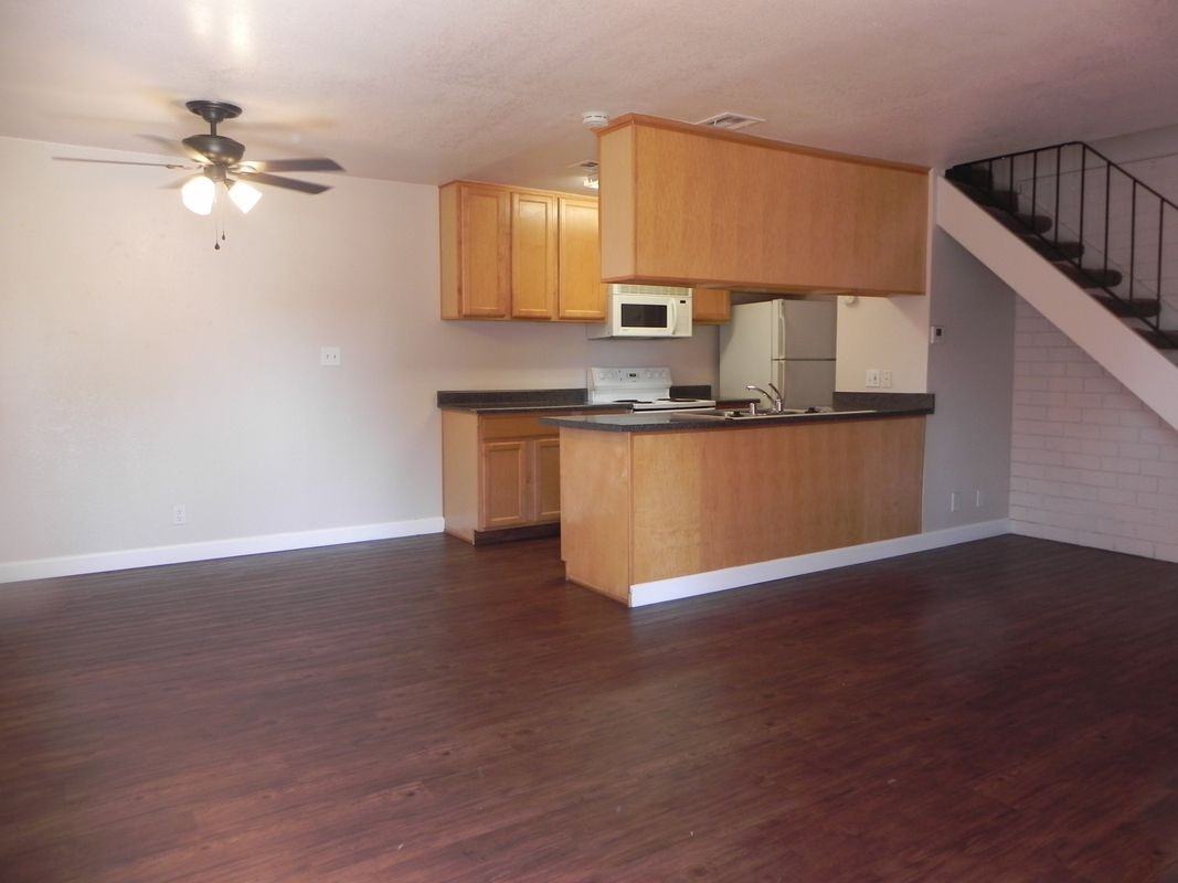 2216 Peach Ave ##2 - Photo 2 of 18