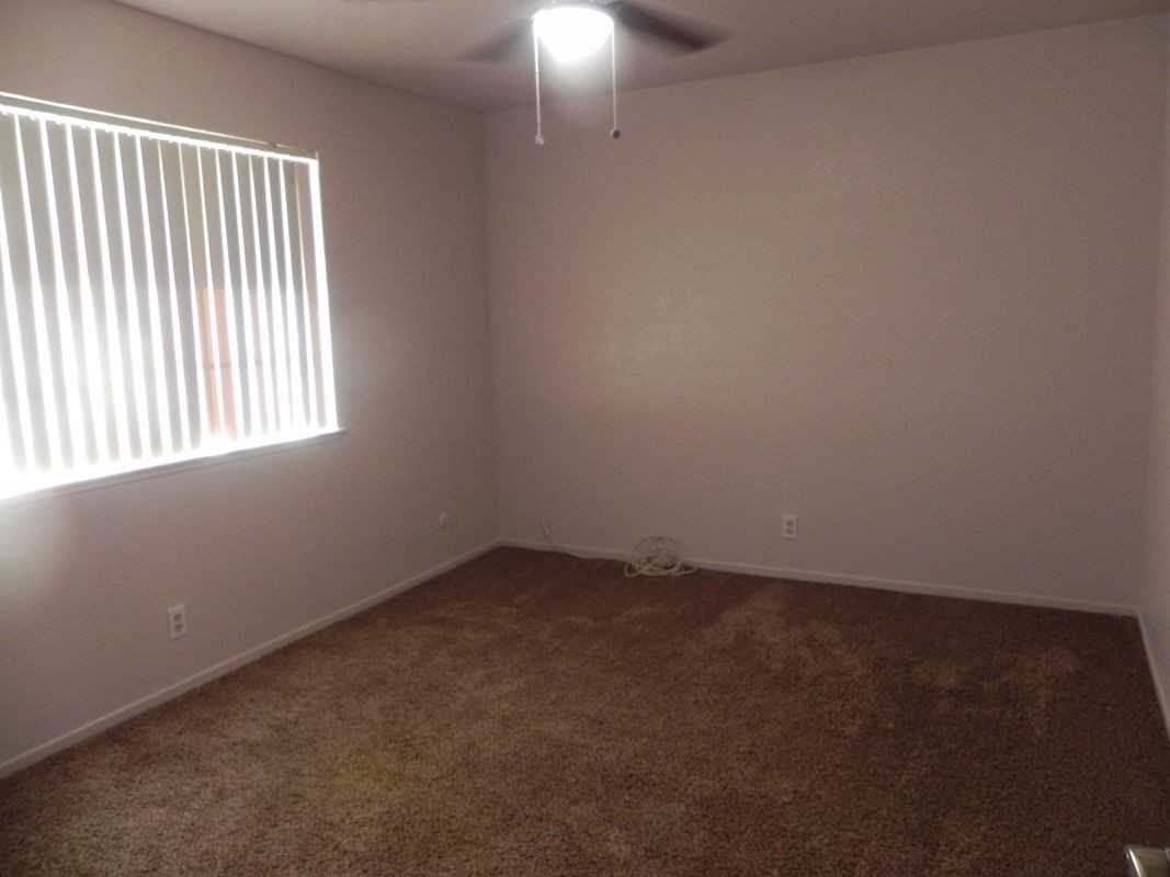 2216 Peach Ave ##2 - Photo 4 of 18