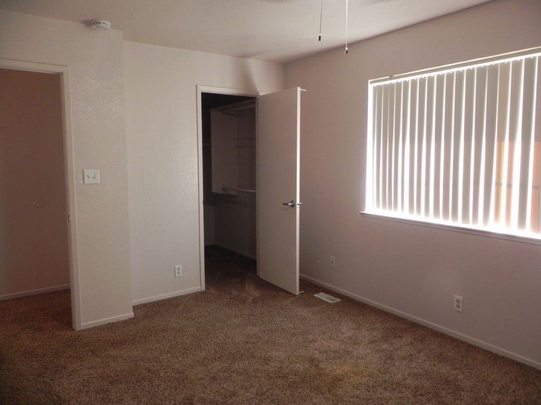 2216 Peach Ave ##2 - Photo 5 of 18