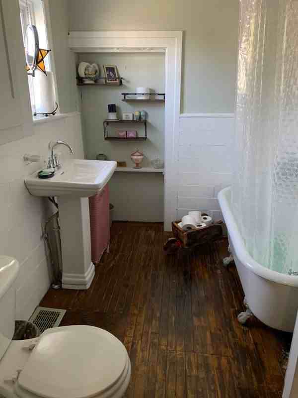 152 Grand St - Photo 2 of 4