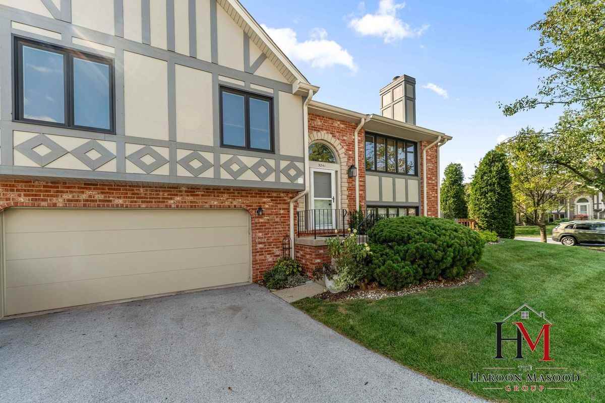 9241 Windsor Pkwy - Photo 2 of 24