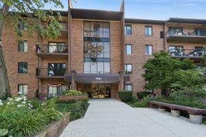 featured image of 7510 Farmingdale Dr ##210