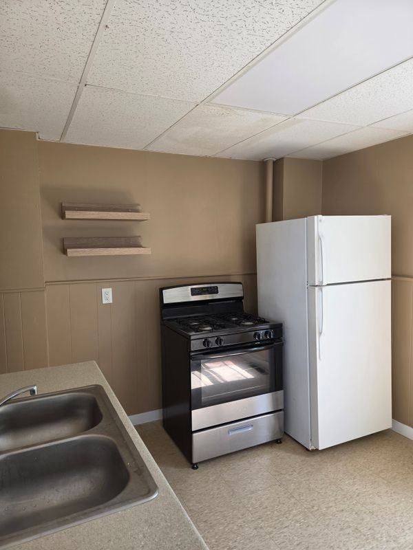 62 Perry Ave - Photo 3 of 9