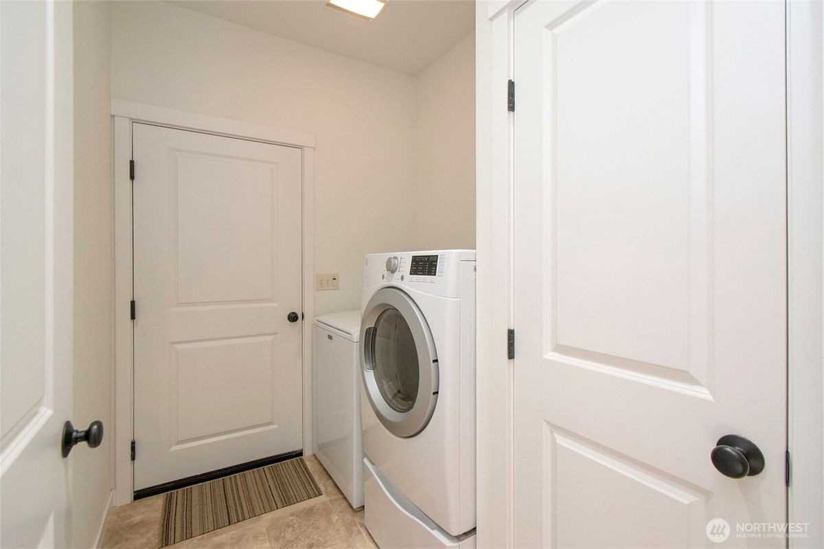 1328 Morning Ct - Photo 3 of 24