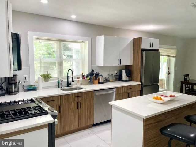 378 Eggerts Crossing Rd - Photo 7 of 13