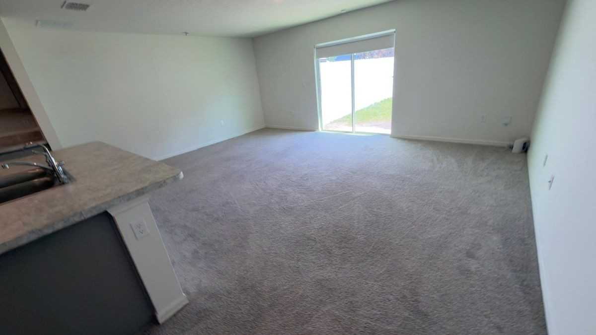 2507 Se Charleston Dr - Photo 7 of 26