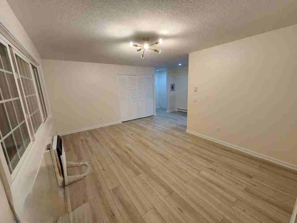 201 Bretton St - Photo 2 of 12