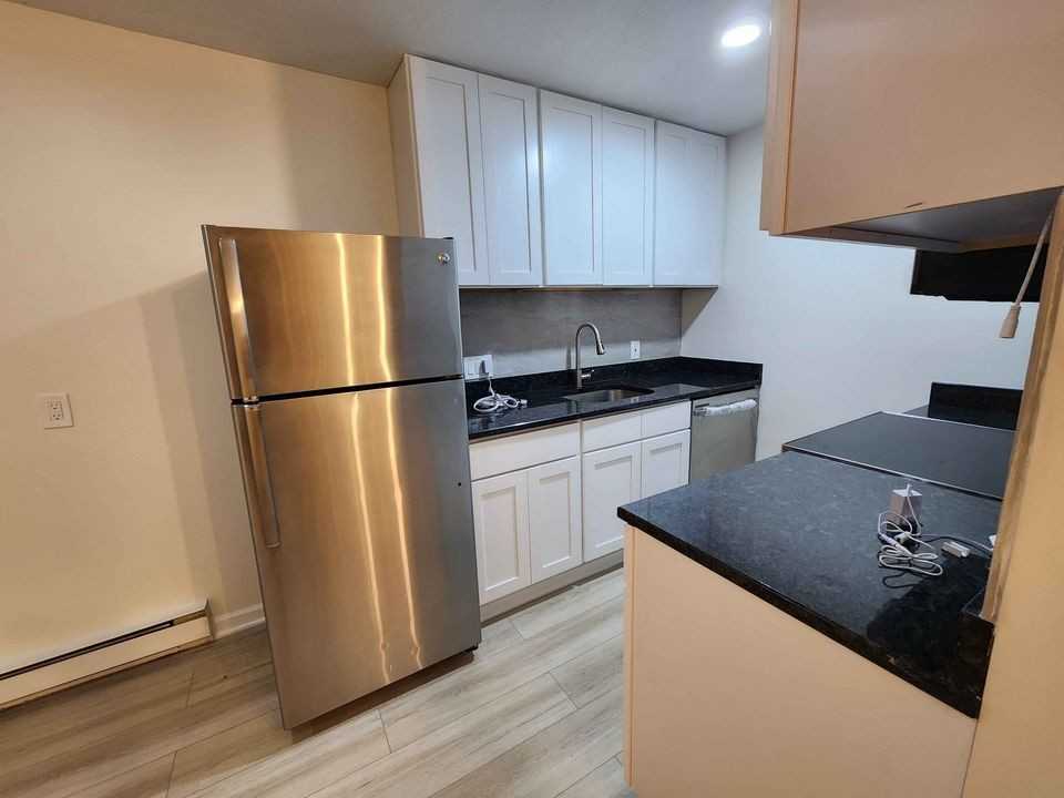 201 Bretton St - Photo 4 of 12