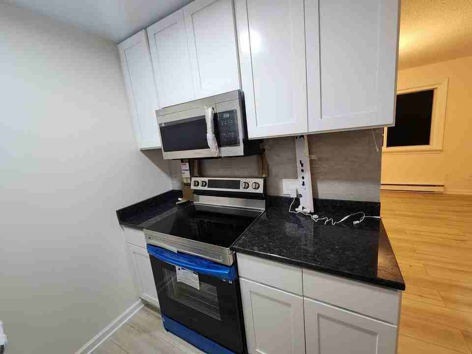 201 Bretton St - Photo 5 of 12