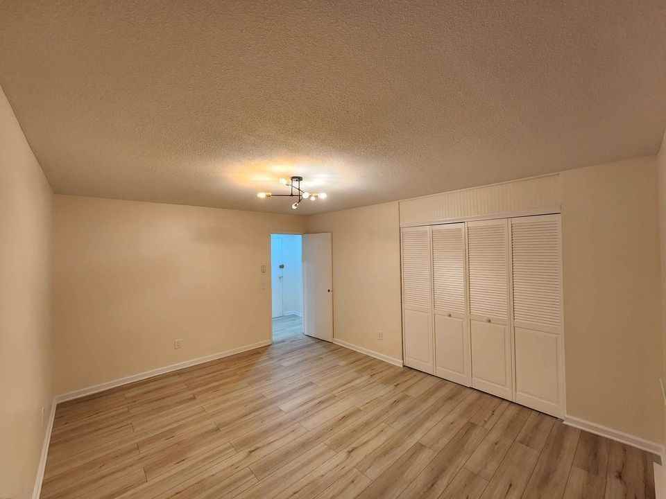 201 Bretton St - Photo 7 of 12