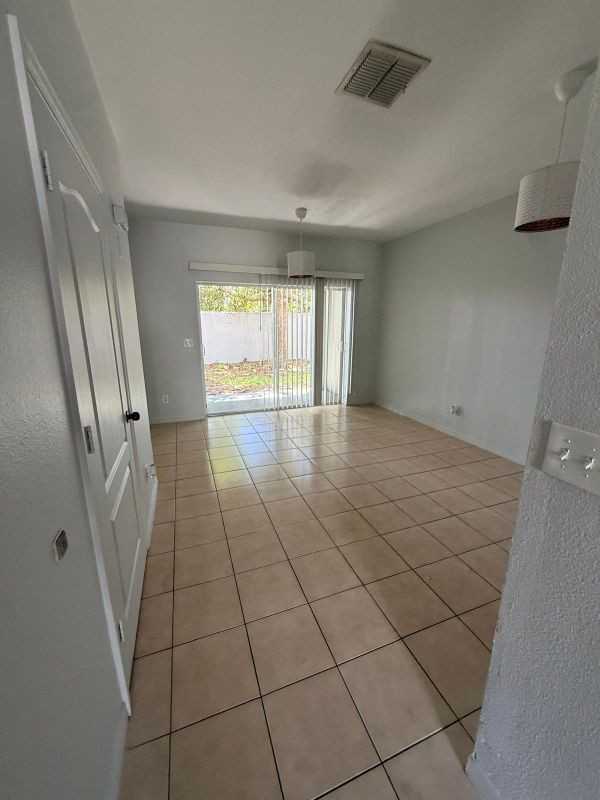 10608 Savannah Wood Dr - Photo 3 of 14