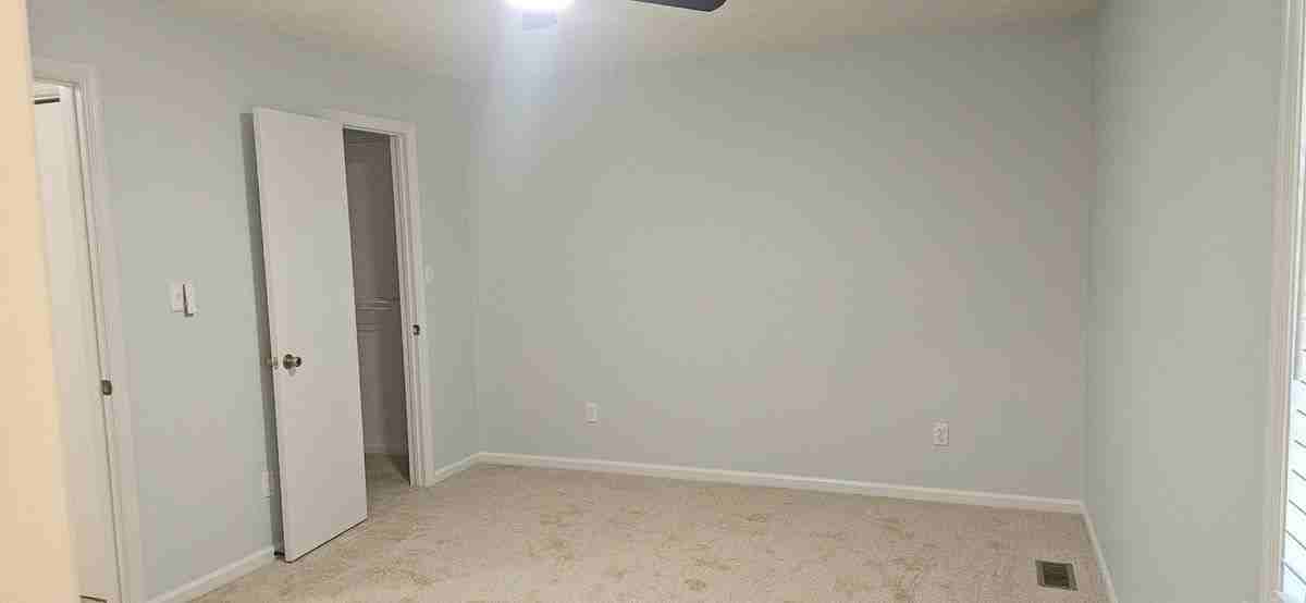 1075 Pleasant View Cir - Photo 3 of 23