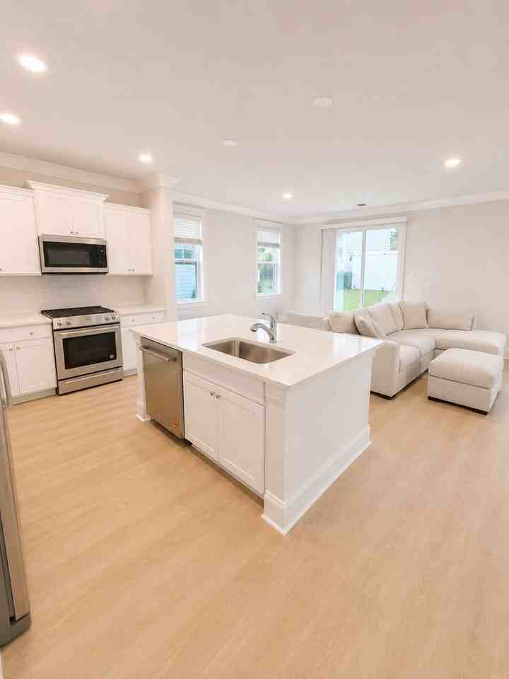 114 Midmills Ln - Photo 3 of 33