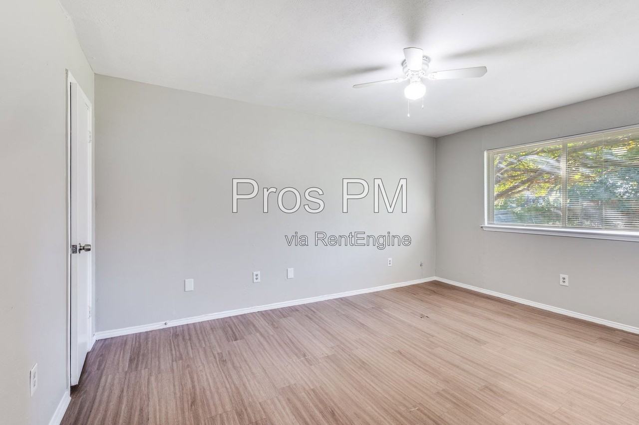 2326 Newbury Dr - Photo 7 of 12
