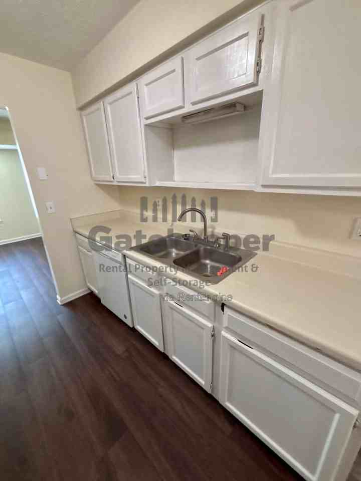 145 Fieldstone Dr - Photo 6 of 20