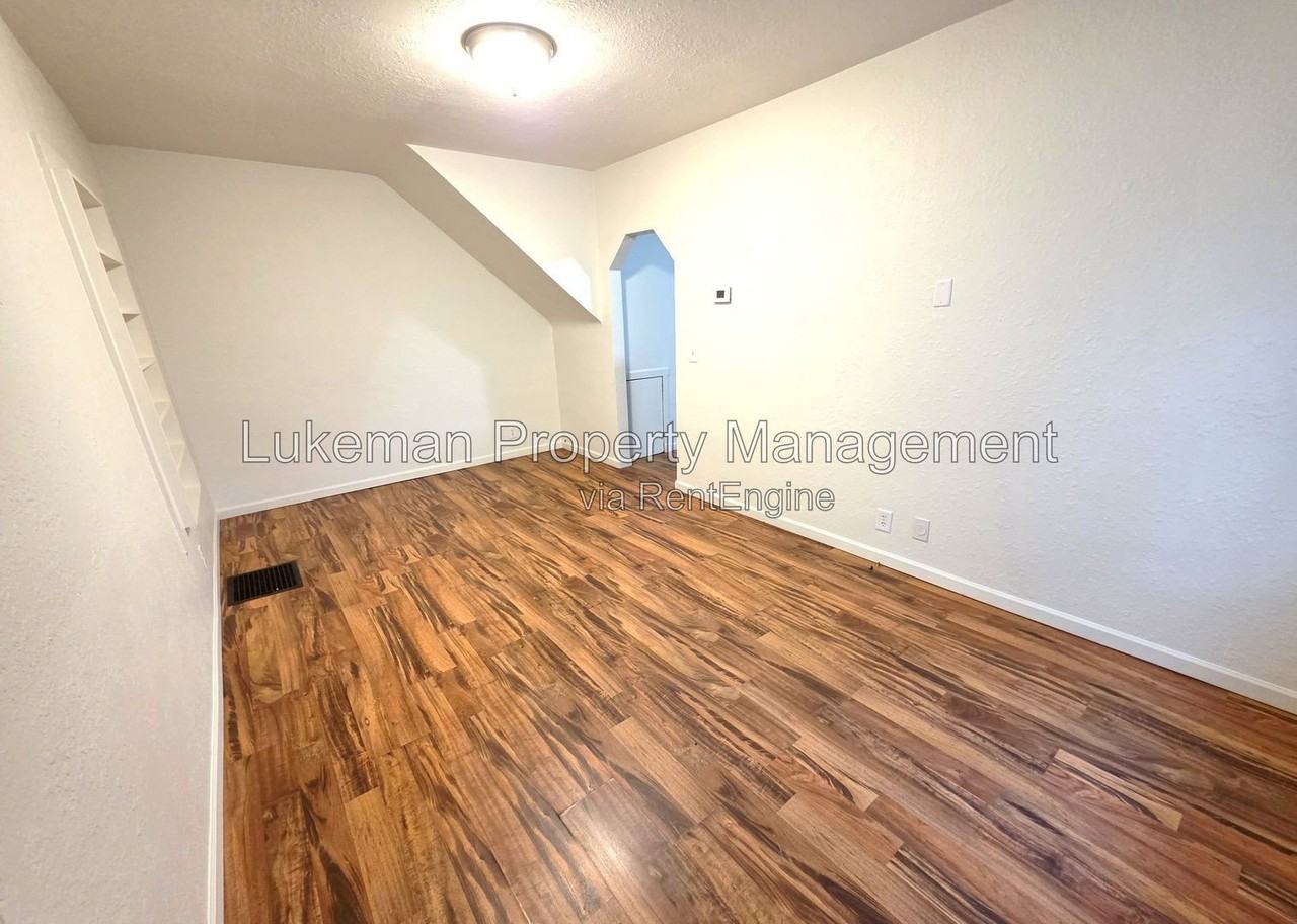 5544 N 20th St - Photo 3 of 13