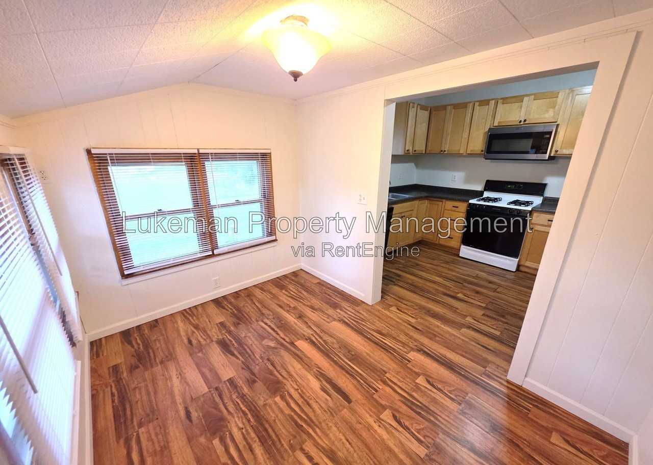 5544 N 20th St - Photo 6 of 13