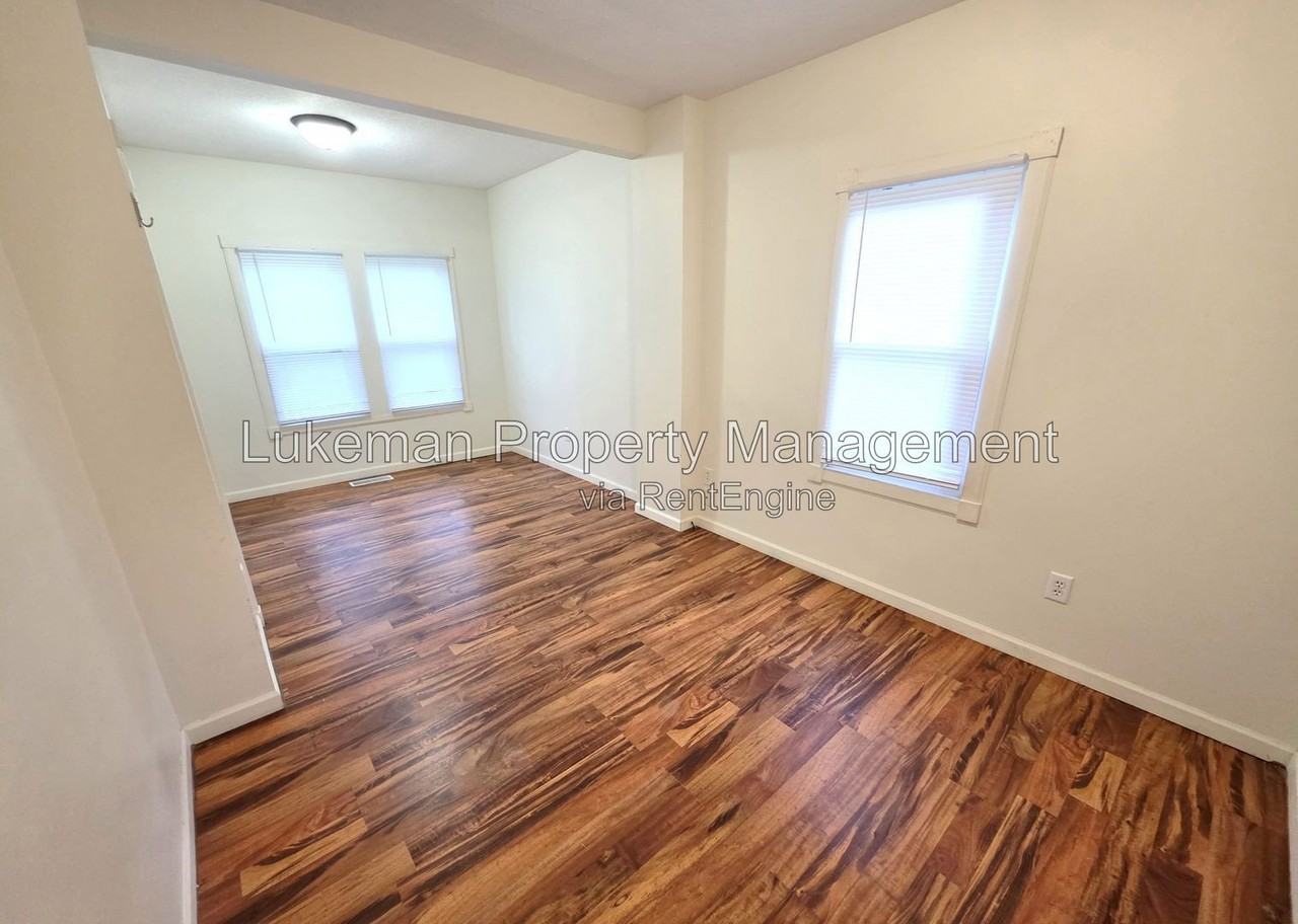 5544 N 20th St - Photo 7 of 13