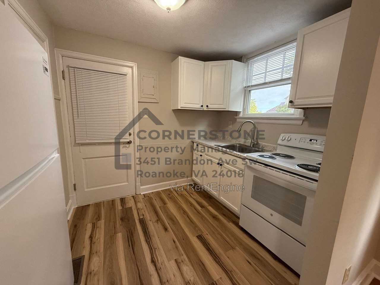 353 Highland Ave Sw #1 - Photo 3 of 12